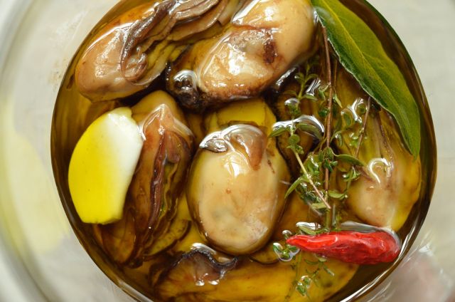 牡蠣のオリーブオイル漬け
